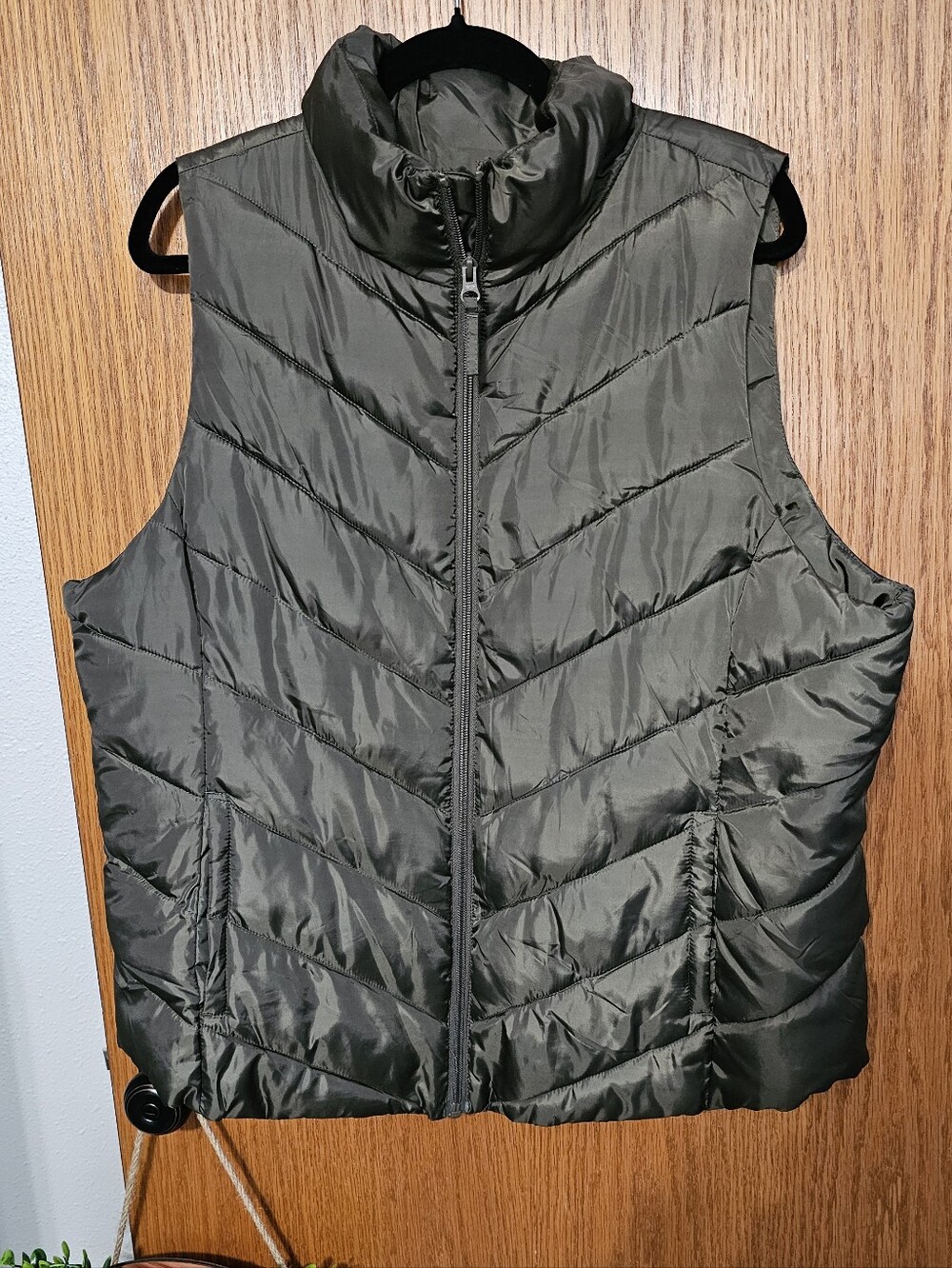 FINAL..(2pieces)-SO Black And Olive Quilted Puffer Vest